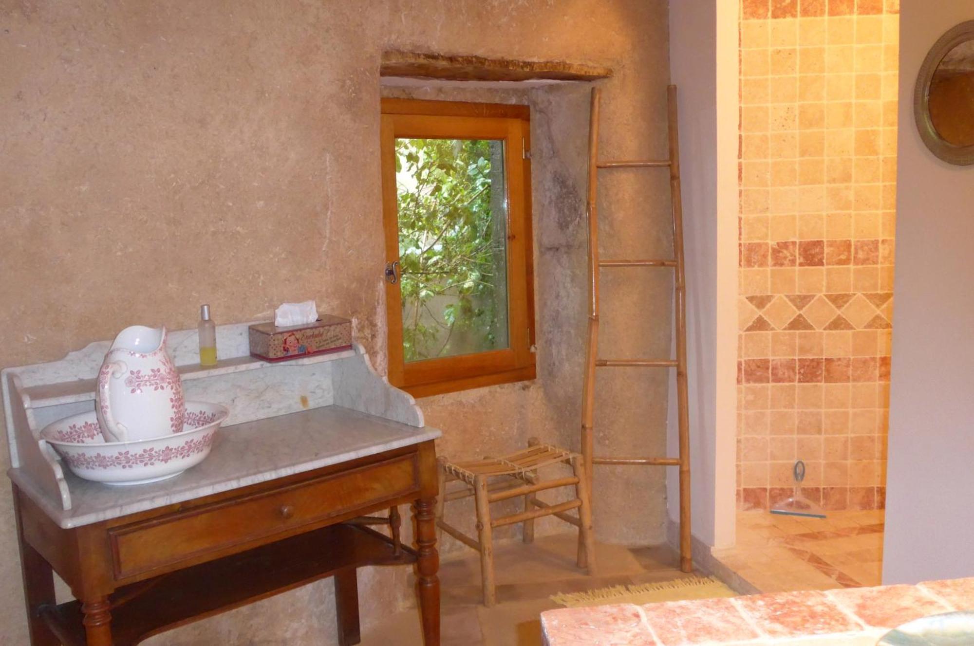 La Colline Bleue Bed & Breakfast Banne ภายนอก รูปภาพ
