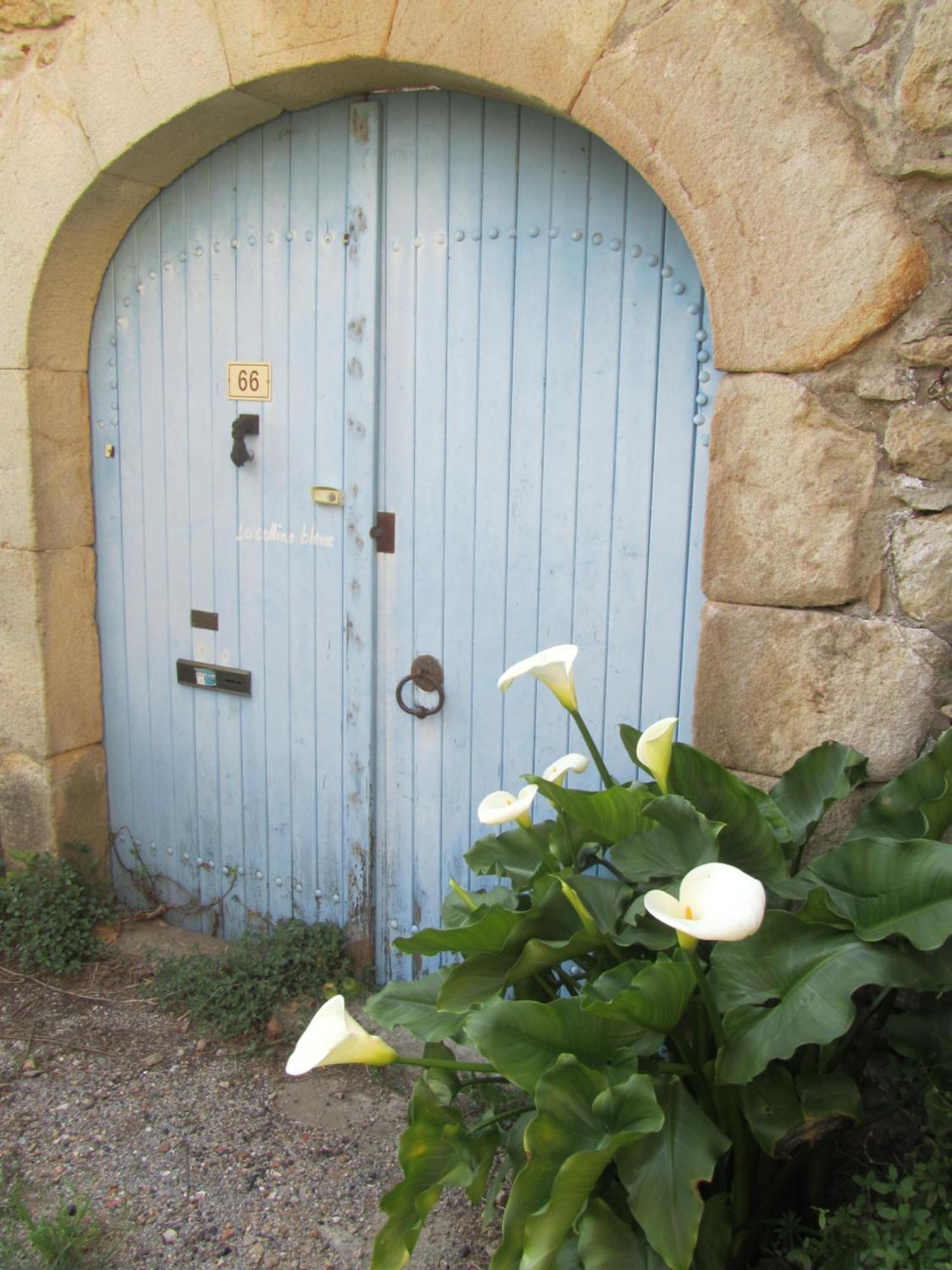 La Colline Bleue Bed & Breakfast Banne ภายนอก รูปภาพ