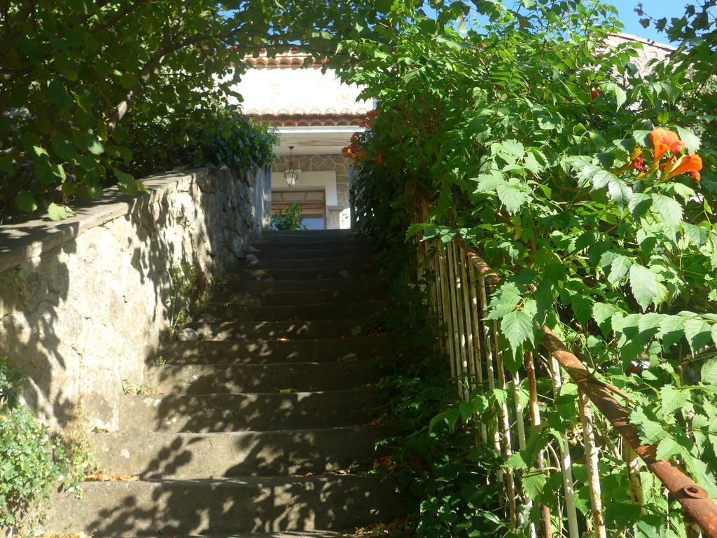 La Colline Bleue Bed & Breakfast Banne ภายนอก รูปภาพ