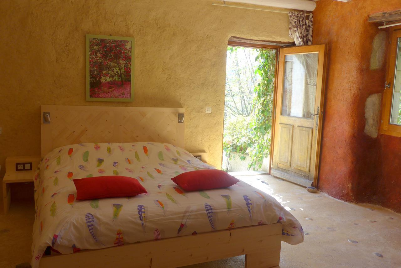 La Colline Bleue Bed & Breakfast Banne ภายนอก รูปภาพ
